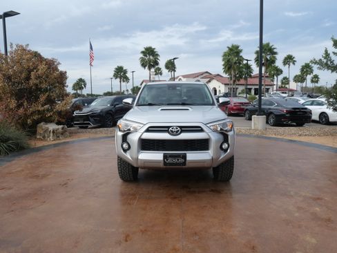 Used 2020 Toyota 4Runner TRD Off-Road Premium image 6