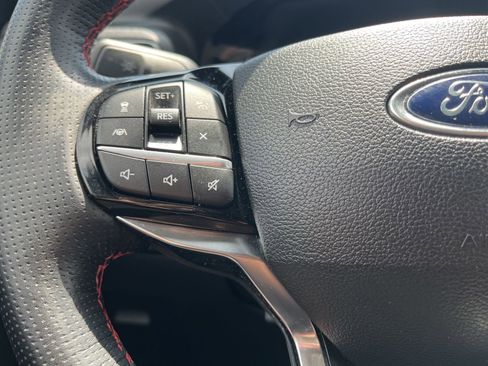Used 2022 Ford Explorer ST-Line RWD image 12