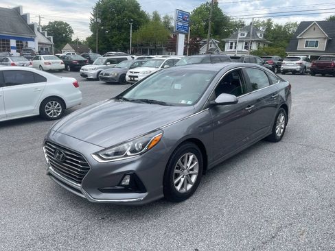 Used 2019 Hyundai Sonata SE FWD image 2