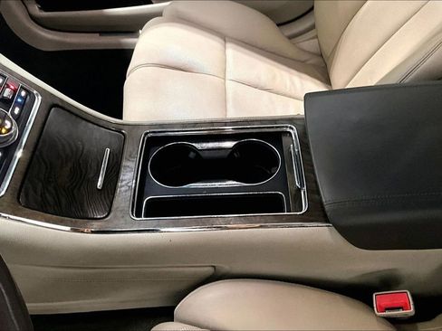 Used 2019 Lincoln Continental Select w/ Continental Climate Package image 18