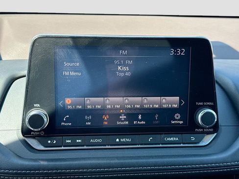 Used 2021 Nissan Rogue SV image 11