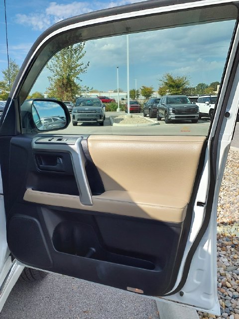 Used 2012 Toyota 4Runner Limited AWD/4WD image 23