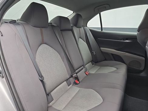 Used 2018 Toyota Camry LE w/ Convenience Package image 39