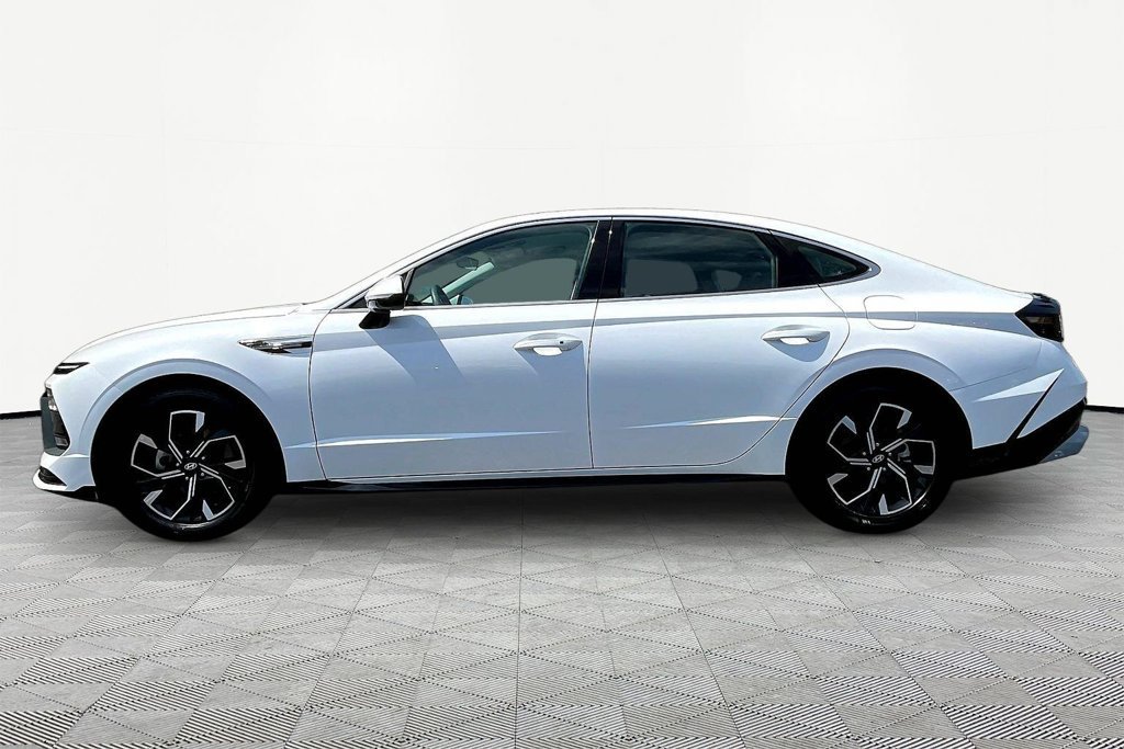 Used 2025 Hyundai Sonata SEL FWD image 4