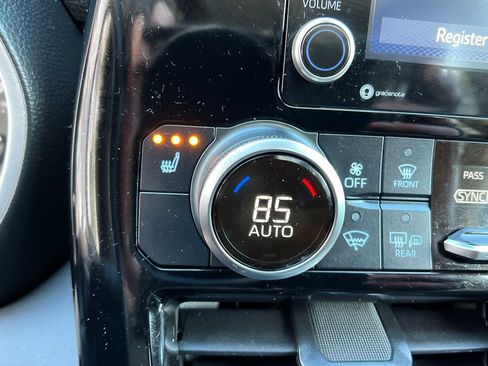 Used 2022 Toyota Highlander XLE image 30