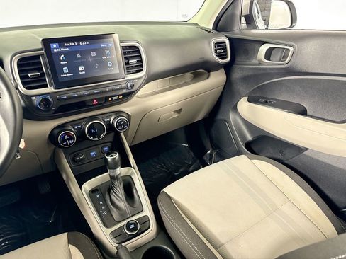 Used 2021 Hyundai Venue SEL w/ Cargo Package image 25