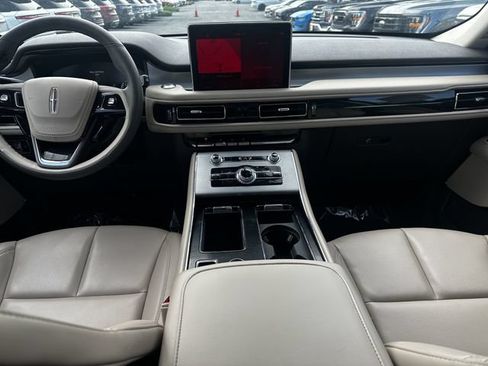 Certified 2023 Lincoln Aviator AWD w/ Premium Package image 15