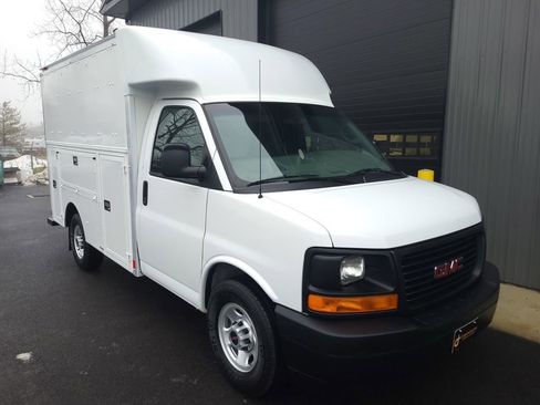 Used 2017 GMC Savana 3500 image 6