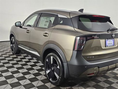 New 2026 Nissan Kicks SR w/ SR Premium Package image 6