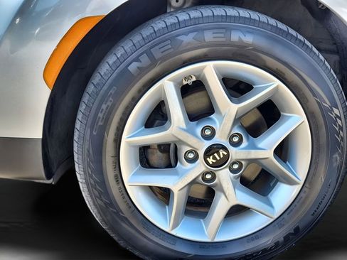 Used 2020 Kia Soul S image 11