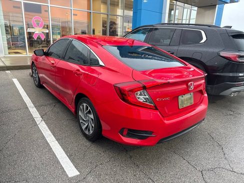 Used 2018 Honda Civic EX image 2