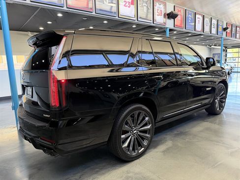 Used 2026 Cadillac Escalade V w/ LPO, Floor Liner Package image 5