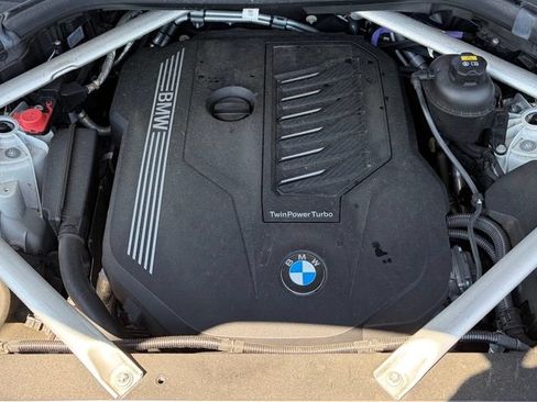 Used 2022 BMW X5 xDrive40i w/ Premium Package AWD/4WD image 8