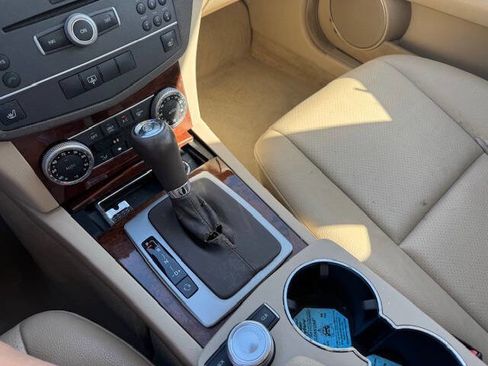 Used 2011 Mercedes-Benz C 300 Luxury image 32