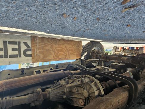 Used 2000 Ford F450 4x4 9 FT. Flatbed 7.3 Diesel image 14