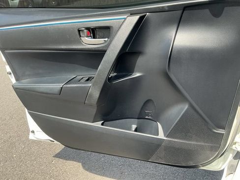 Used 2016 Toyota Corolla S Premium FWD image 23