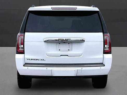 Used 2017 GMC Yukon XL Denali w/ Open Road Package AWD/4WD image 4