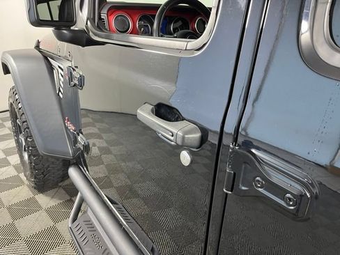 Used 2022 Jeep Wrangler Unlimited Rubicon AWD/4WD image 13