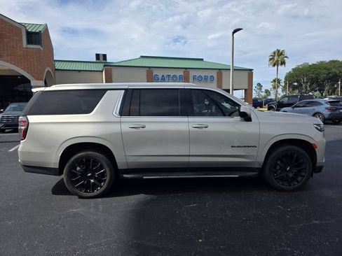 Used 2021 Chevrolet Suburban LT RWD image 4