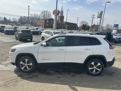 Used 2019 Jeep Cherokee Limited image 7