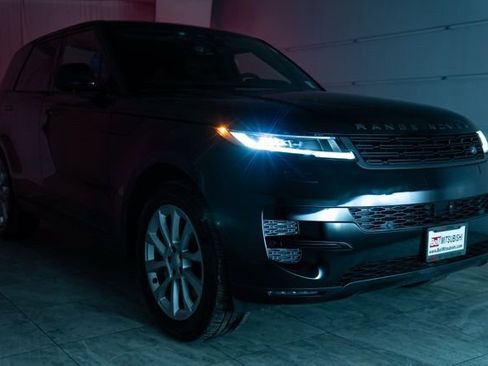 Used 2025 Land Rover Range Rover Sport AWD/4WD image 38