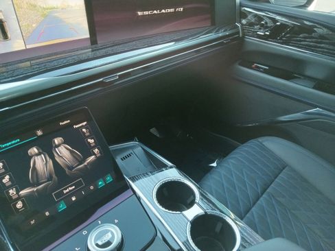 Used 2025 Cadillac Escalade IQ Sport 1 w/ LPO, Etrunk Organizer Package image 19