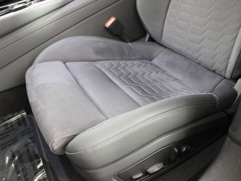 Used 2023 Audi e-tron GT Premium Plus image 14