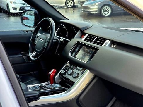 Used 2014 Land Rover Range Rover Sport HSE image 17