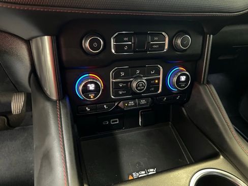 Used 2022 Chevrolet Suburban RST w/ Sport Performance Package image 23