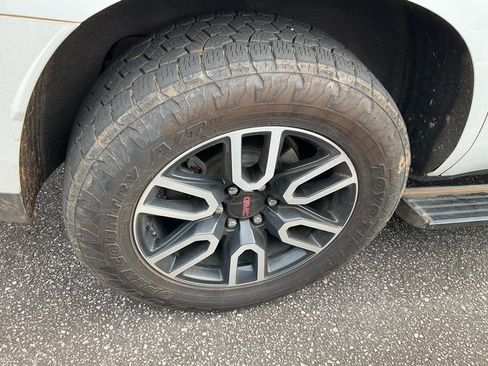 Used 2021 GMC Yukon AT4 w/ AT4 Premium Plus Package image 12