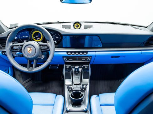 Used 2024 Porsche 911 Carrera image 15