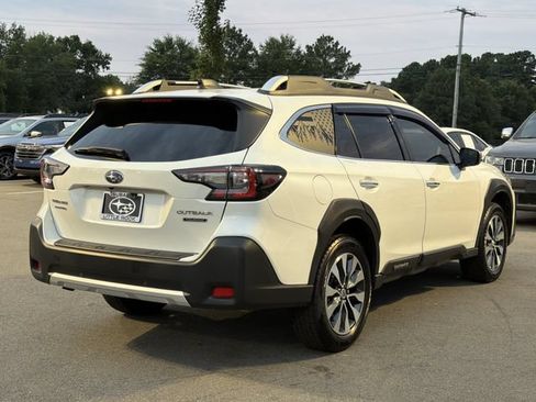 Used 2024 Subaru Outback Touring AWD/4WD image 3
