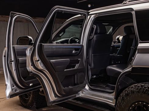 Used 2024 Toyota Sequoia Platinum image 29