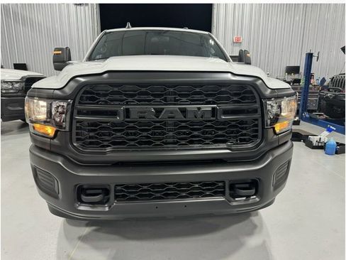 New 2024 RAM 2500 Tradesman AWD/4WD image 16