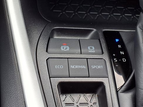 Certified 2025 Toyota RAV4 XLE w/ Convenience Package image 23