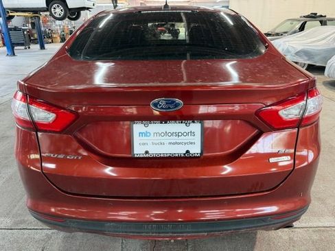 Used 2014 Ford Fusion SE w/ Equipment Group 202A FWD image 3