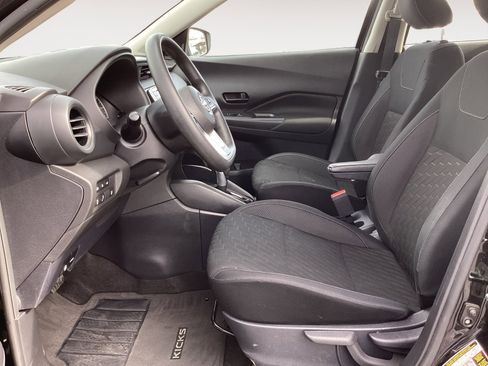 Used 2022 Nissan Kicks S image 24