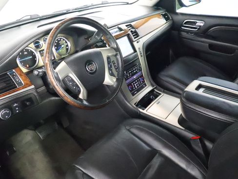 Used 2012 Cadillac Escalade Platinum AWD/4WD image 25