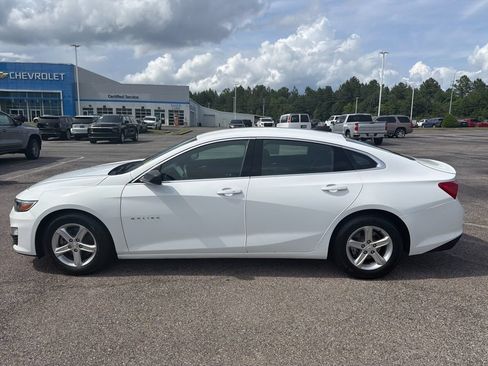 Used 2023 Chevrolet Malibu LS FWD image 2