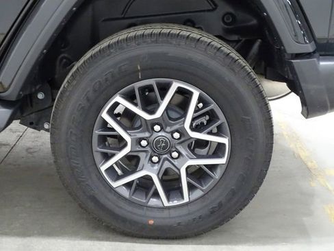 Used 2024 Jeep Wrangler Sahara image 37