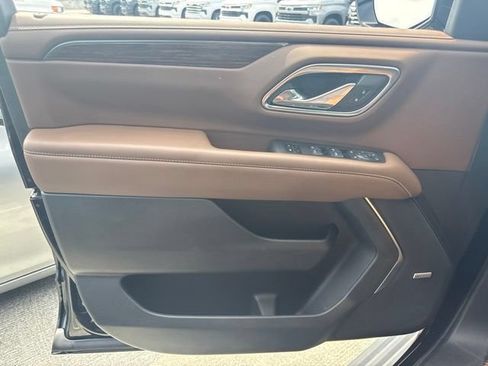 Used 2024 Chevrolet Suburban High Country AWD/4WD image 14