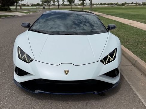 Used 2021 Lamborghini Huracan EVO RWD image 3