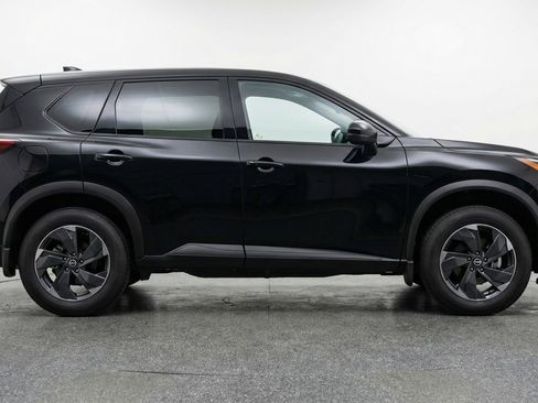 Used 2025 Nissan Rogue SV image 11