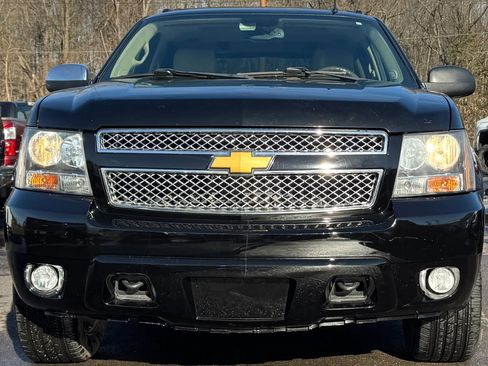 Used 2013 Chevrolet Avalanche LTZ image 3