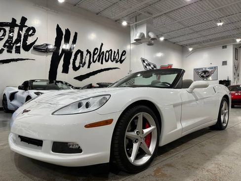 Used 2011 Chevrolet Corvette Convertible w/ Preferred Equipment Group RWD image 22