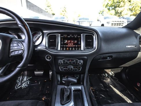 Used 2017 Dodge Charger R/T RWD image 27