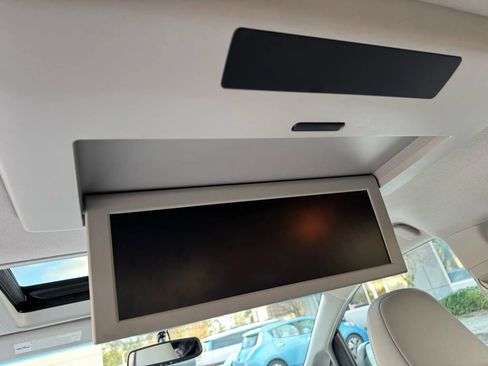 Used 2014 Toyota Sienna XLE w/ XLE Premium Package image 33