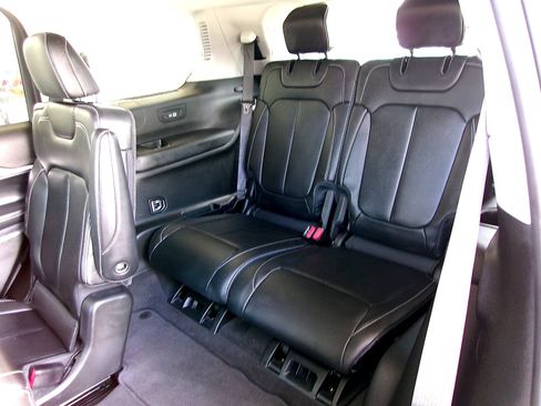 Used 2022 Jeep Grand Cherokee L Limited RWD image 21