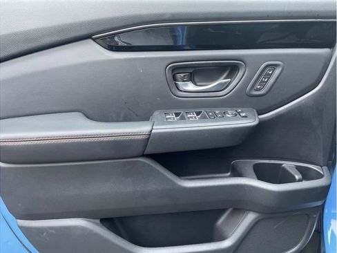 Used 2024 Honda Pilot TrailSport image 9