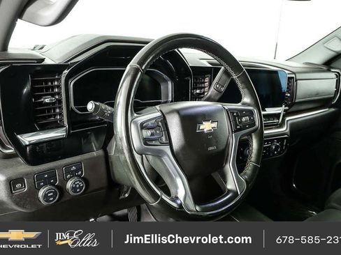Used 2024 Chevrolet Silverado 2500 LT AWD/4WD image 4
